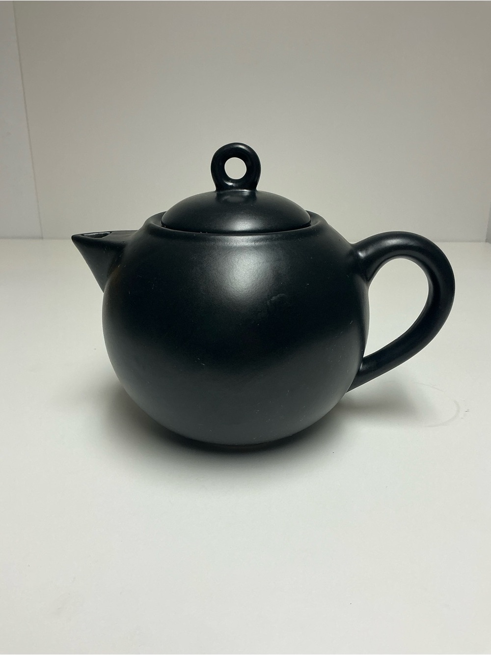 Starbucks Black Matte Teapot 50oz/1.4L Charcoal -Round with Loop Handle 2011
